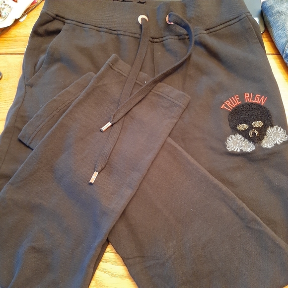 Ladies clothing - Picture 3 of 12